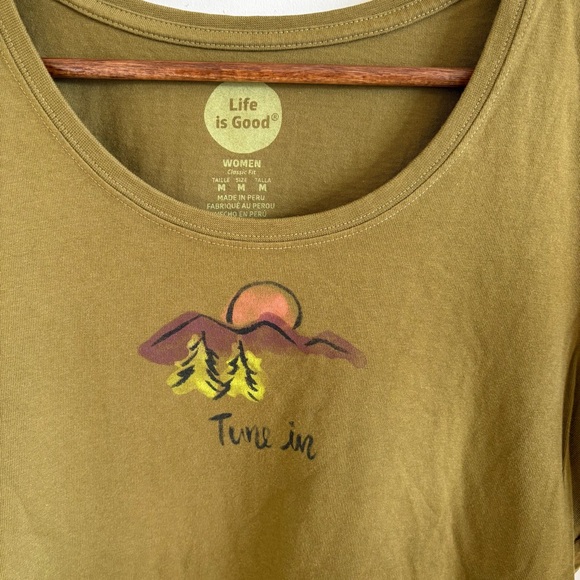 Life Is Good Women’s Olive Tune In Mountain Graphic T-Shirt - Medium - Picture 2 of 7